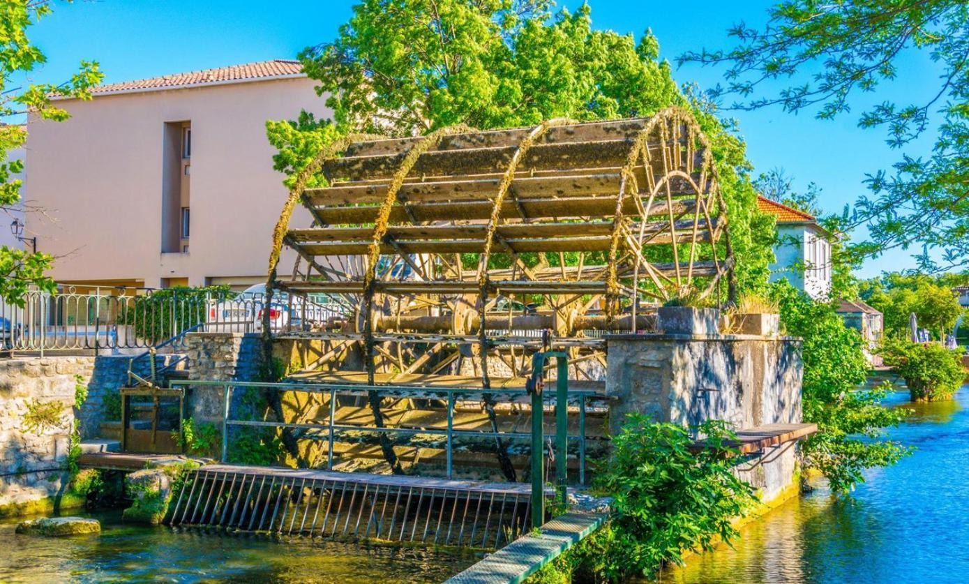 La Velleronnaise Villa Luaran gambar